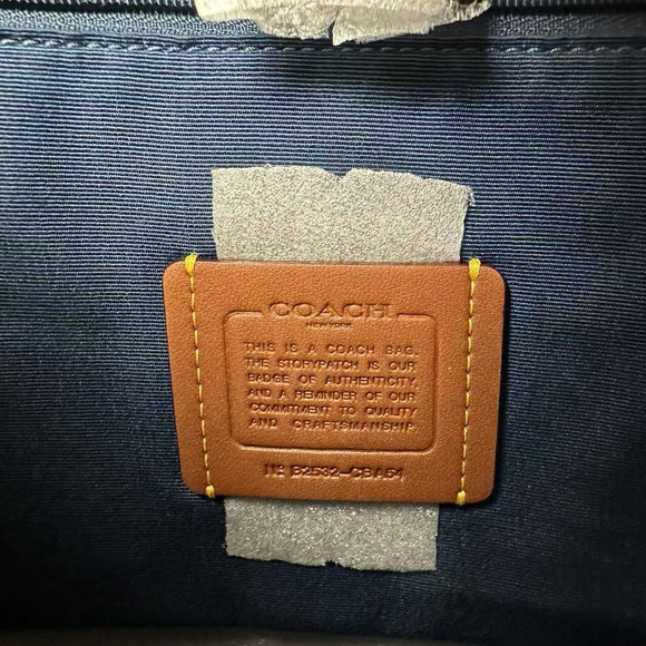 COACH City Bucket Bag Shoulder/Crossbody In Colorblock In Leather Blue CBA54 NWT - Picture 9 of 9